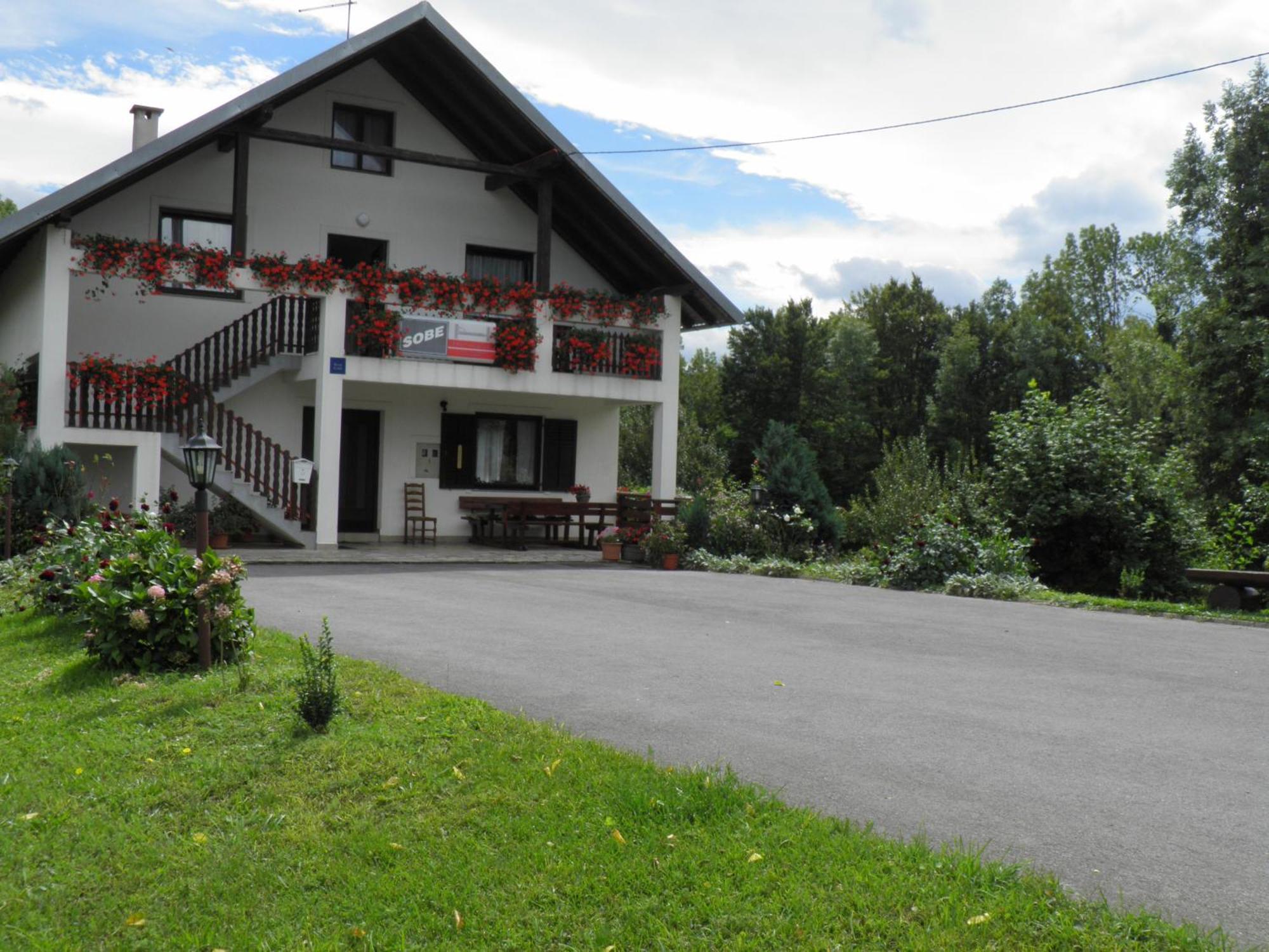 Отель House Janja Plitvice Селиште-Дрежничко Экстерьер фото